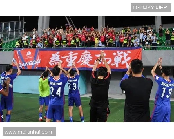 重庆排球队逆袭之路揭秘：从低谷到冠军的奋斗历程与荣耀时刻